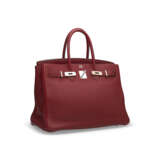 A RUBIS TOGO LEATHER BIRKIN 35 WITH PALLADIUM HARDWARE - Foto 2