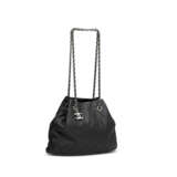 A BLACK QUILTED CALFSKIN LEATHER SMALL TOTE BAG WITH SILVER HARDWARE - photo 2