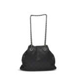 A BLACK QUILTED CALFSKIN LEATHER SMALL TOTE BAG WITH SILVER HARDWARE - photo 3