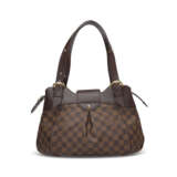 A CLASSIC DAMIER CANVAS TOTE BAG WITH GOLD HARDWARE - Foto 3