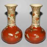 1 Paar Satsuma-Vasen von Taizan Yohei IX (1856– 1922), zugeschrieben. - photo 4