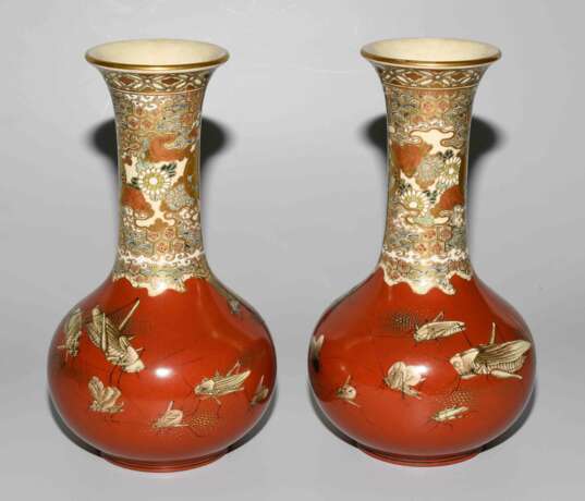 1 Paar Satsuma-Vasen von Taizan Yohei IX (1856– 1922), zugeschrieben. - photo 6