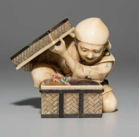 Netsuke von Yasuaki (Homei) - фото 2