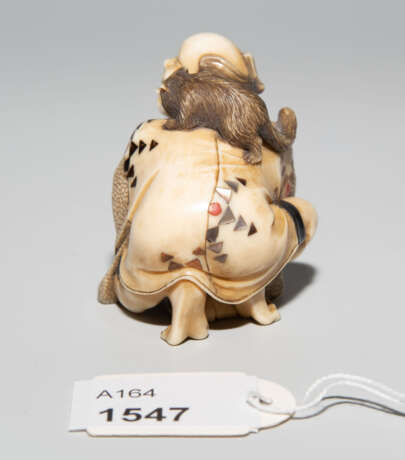 Netsuke von Yasuaki (Homei) - фото 4