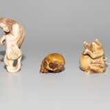 Lot: 5 Netsuke - фото 4