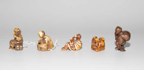 Lot 5 Netsuke - фото 3