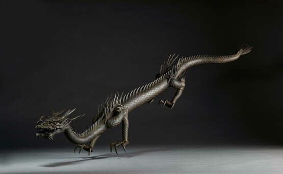 AN IMPRESSIVE IRON ARTICULATED SCULPTURE OF A DRAGON - фото 1
