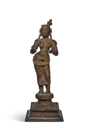 A BRONZE FIGURE OF VALLI - фото 1