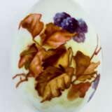 A LARGE RUSSIAN PORCELAIN EASTER EGG WITH FLOWERS - фото 1