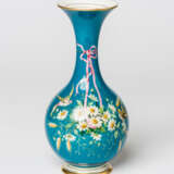 RARE RUSSIAN VASE WITH FLORAL MOTIFS - photo 1