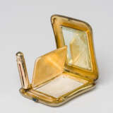 A SOVIET GILDED SILVER MAKEUP BOX - Foto 1