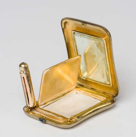 A SOVIET GILDED SILVER MAKEUP BOX - фото 1