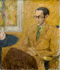 SITTING MAN WITH GLASSES