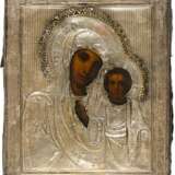 A RUSSIAN ICON WITH SILVER OKLAD SHOWING THE MOTHER OF GOD KAZANSKAYA - фото 1