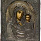 A RUSSIAN ICON WITH SILVER OKLAD SHOWING THE MOTHER OF GOD KASANSKAYA - Foto 1