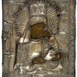 A RUSSIAN ICON WITH SILVER OKLAD SHOWING THE MOTHER OF GOD 'DELIVERANCE OF THE SUFFERING' - Foto 1