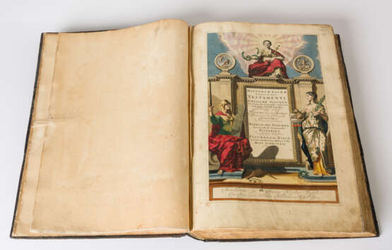 A VERY RARE BIBLE WITH 129 COLORED ETCHINGS - Foto 1