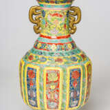 A MULTICOLORED VASE - Foto 1