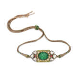 A DIAMOND AND EMERALD-SET ENAMELLED GOLD BAZUBAND - Foto 1