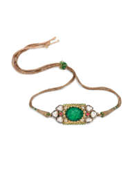 A DIAMOND AND EMERALD-SET ENAMELLED GOLD BAZUBAND