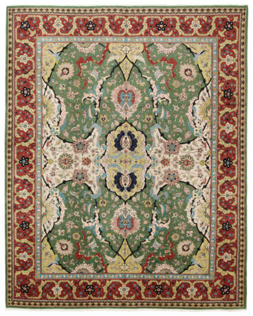 A TABRIZ CARPET - фото 1