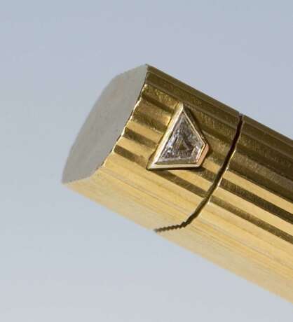 Cartier-Gasfeuerzeug mit Diamant. - фото 2