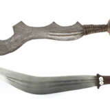 Zwei afrikanische Schwerter 20. Jh. - Foto 1