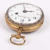 Красивые позолоченные карманные часы с бриллиантами и расписной эмалью - фото 4