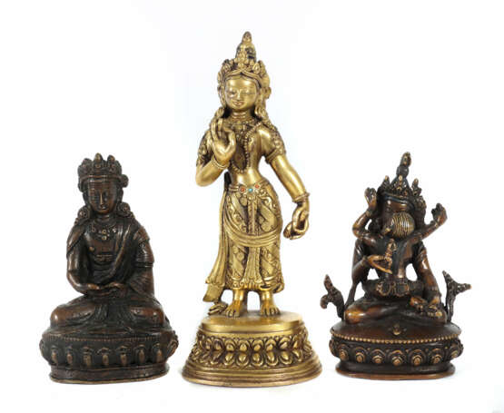 3 buddhistische Bronzefiguren Nepal - photo 1