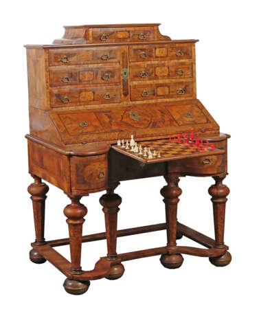 Schreibkabinett mit ausziehbarem Schachbrett 18. Jh. - photo 1