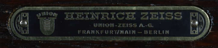 Zwei Modulsystem-Vitrinen ''Union Zeiss'' Frankfurt - Foto 2
