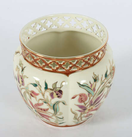 Cachepot mit Blumendekor Zsolnay - photo 2