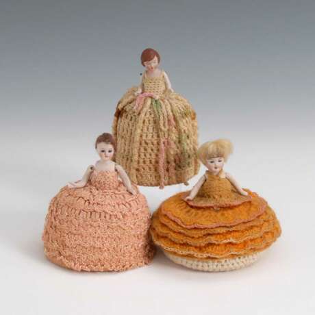 3 Biskuit-Mädchen als Teepuppe. - Foto 1