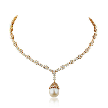 HARRY WINSTON CULTURED PEARL AND DIAMOND NECKLACE - photo 1