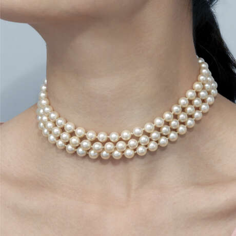 TWO CULTURED PEARL AND DIAMOND NECKLACES - photo 4
