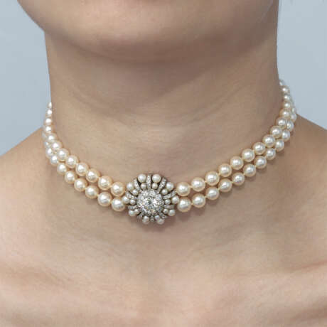 TWO CULTURED PEARL AND DIAMOND NECKLACES - photo 5