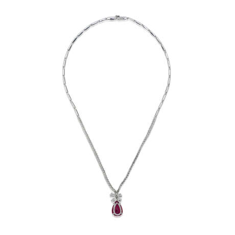 HARRY WINSTON RUBY AND DIAMOND EARRINGS; TOGETHER WITH A RUBY AND DIAMOND NECKLACE - фото 3