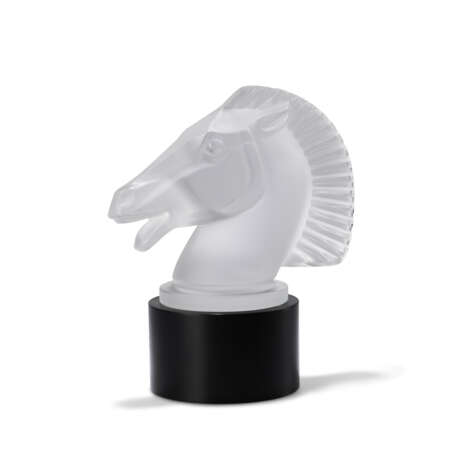 A LALIQUE 'LONGCHAMP' LIGHTED HORSE CRYSTAL FIGURINE - Foto 1