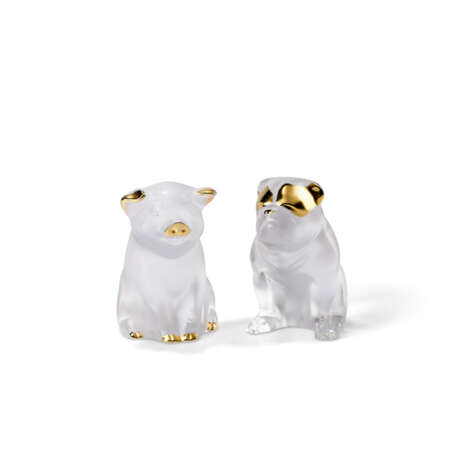 A LALIQUE BULLDOG AND PIG CRYSTAL FIGURINES - фото 1
