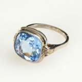 Ring mit hellblauer Synthese. - Foto 1