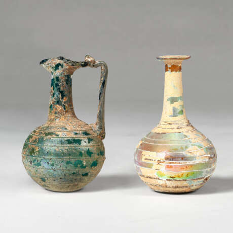 TWO ROMAN GLASS VESSELS WITH SPIRAL TRAILING - фото 1
