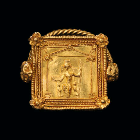 A GREEK GOLD FINGER RING WITH CYBELE - Foto 1