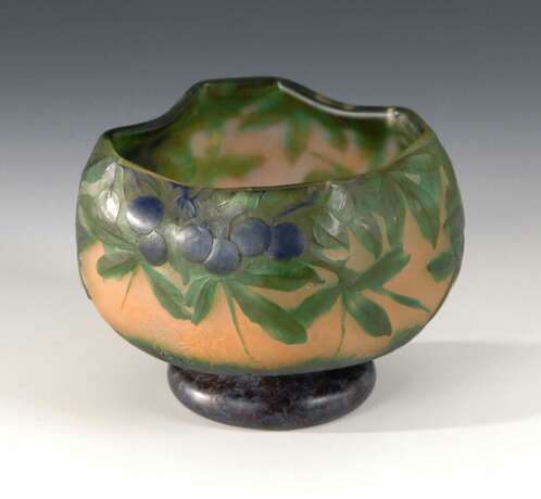 Vase mit Wildem-Wein-Dekor, Daum. - photo 1