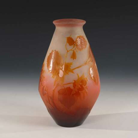 Jugendstil-Vase mit Haselnussdekor, Gal - Foto 1