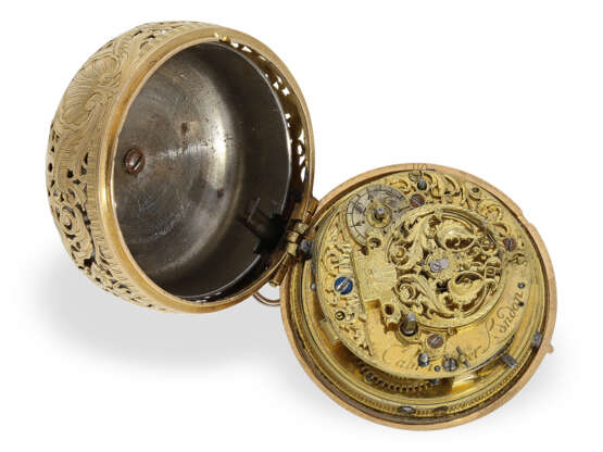 Taschenuhr: äußerst prächtige 18K Repoussé Doppelgehäuse-Spindeluhr mit Schlagwerk, Charles Cabrier London, ca.1750 - Foto 5