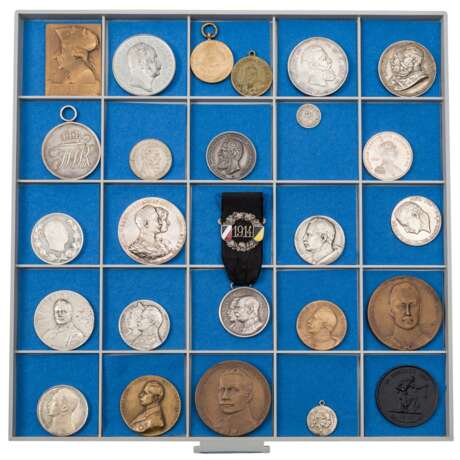 Preussen - 2 Tableaus mit unterschiedlichen Medaillen - Foto 2