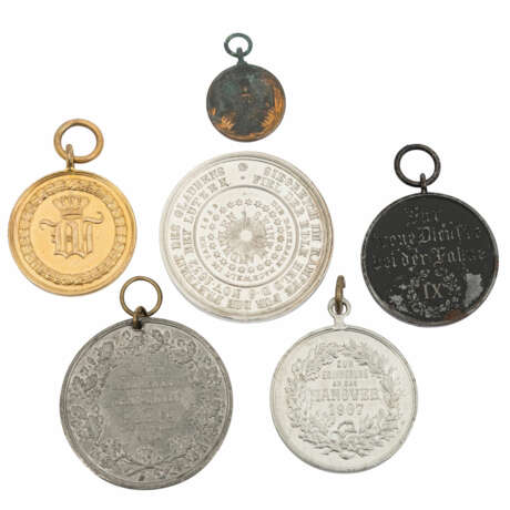 Konvolut Auszeichnungen und Medaillen mit Württemberg - photo 2