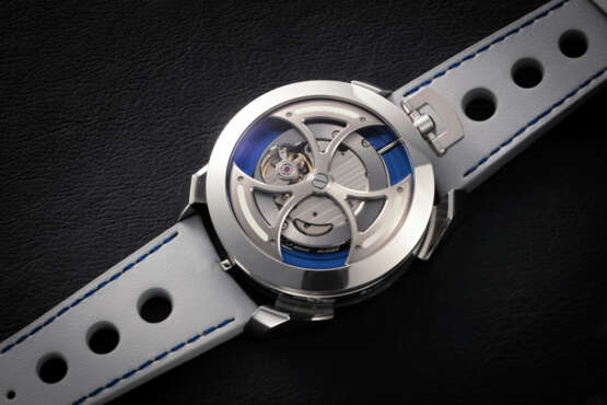 M.A.D 1 FRIENDS EDITION, A STEEL AUTOMATIC WRISTWATCH WITH LATERAL TIME DISPLAY - фото 3
