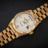 ROLEX, DAY-DATE REF. 18238, A GOLD AUTOMATIC WRISTWATCH WITH AGATE DIAL - фото 2