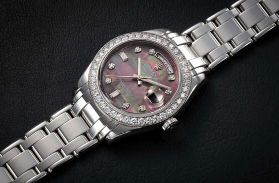 ROLEX, DAY-DATE REF. 18946, A PLATINUM AND DIAMOND-SET WRISTWATCH WITH BLACK MOTHER-OF-PEARL DIAL - photo 2